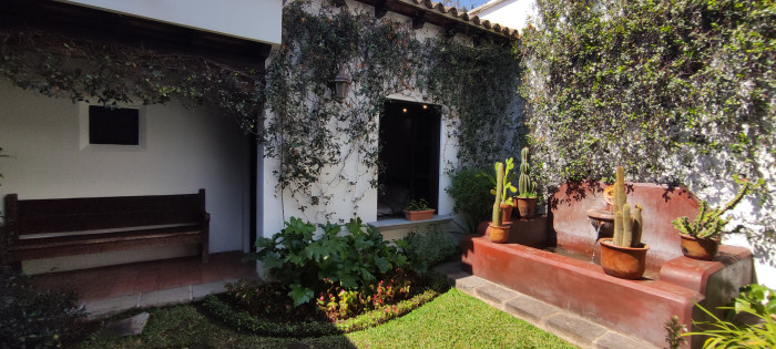 Casa En Renta Amueblada Antigua Guatemala, 3 Habitaciones Hermosa !!!